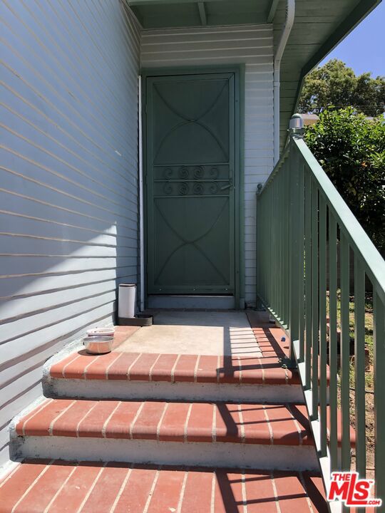 3334 Carlyle Street Property Photo 28