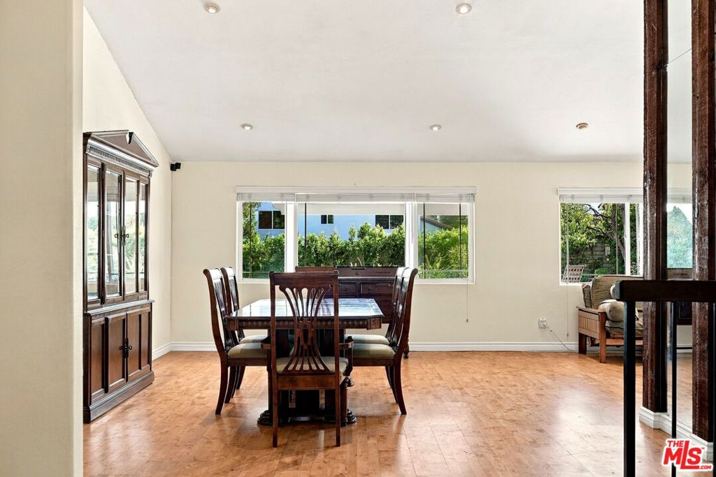 21404 Germain Street Property Photo 9