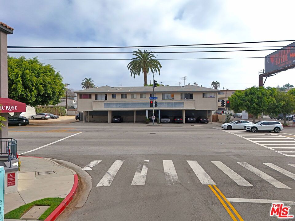 3340 Overland Avenue Property Photo 1