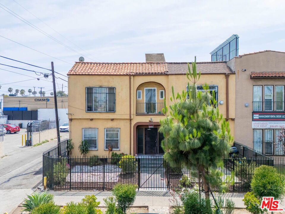 1014 W 57th Street Property Photo 1