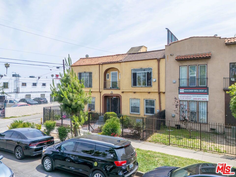 1014 W 57th Street Property Photo 2