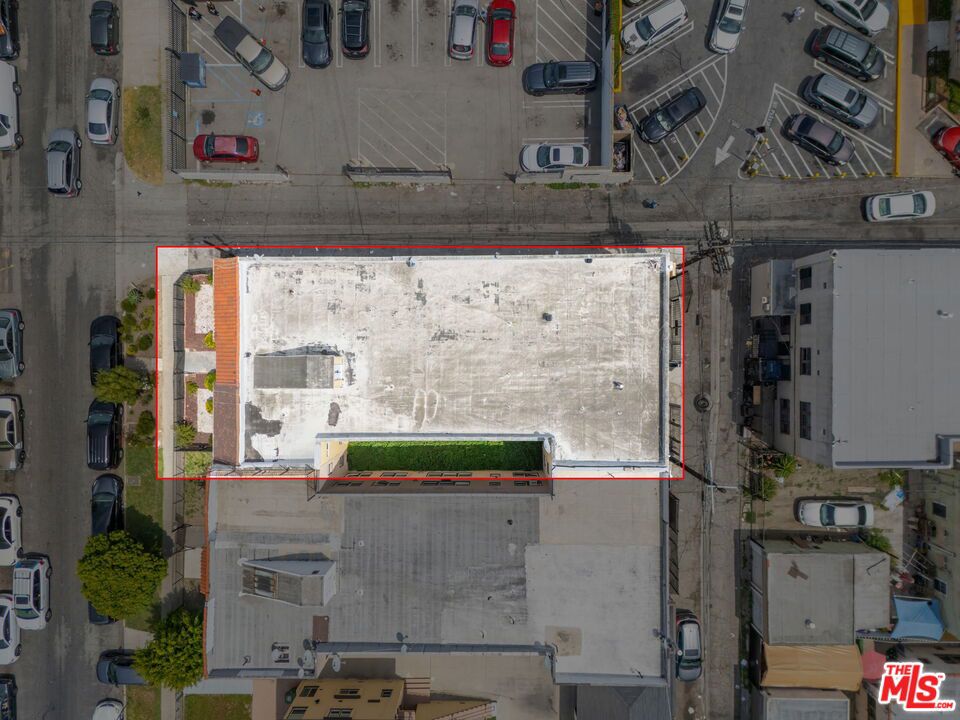 1014 W 57th Street Property Photo 3
