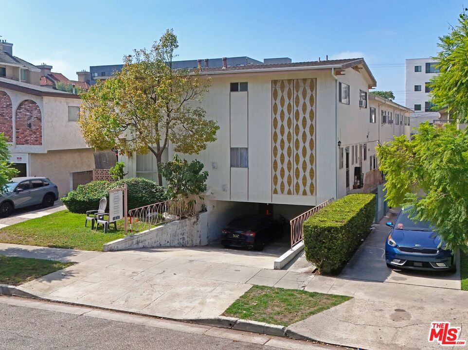 3743 Mentone Avenue Property Photo 1