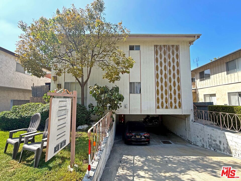 3743 Mentone Avenue Property Photo 2