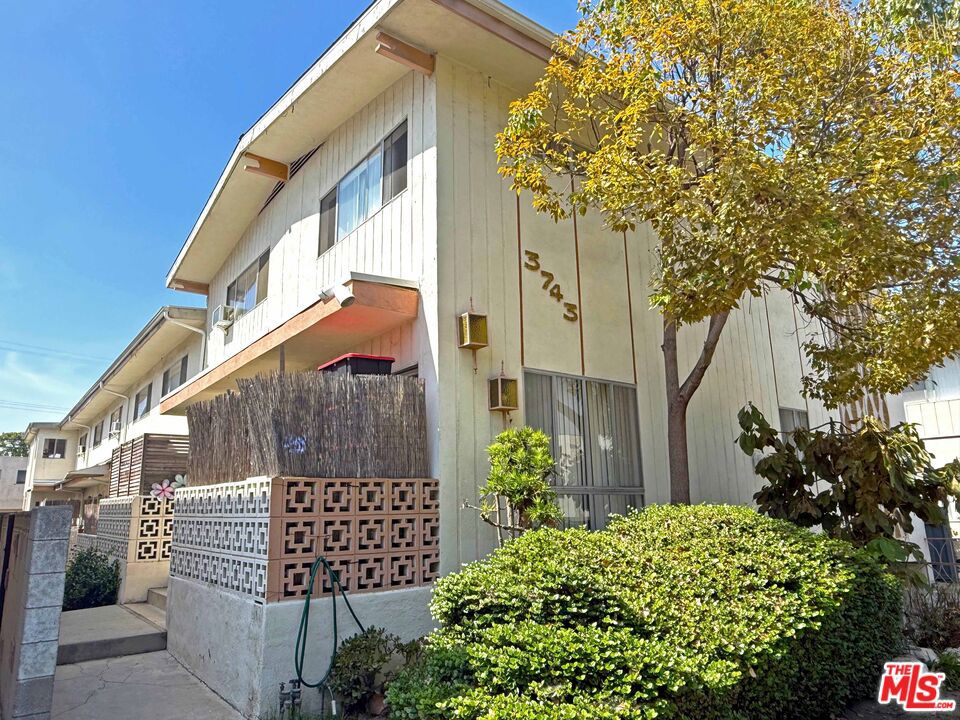 3743 Mentone Avenue Property Photo 3