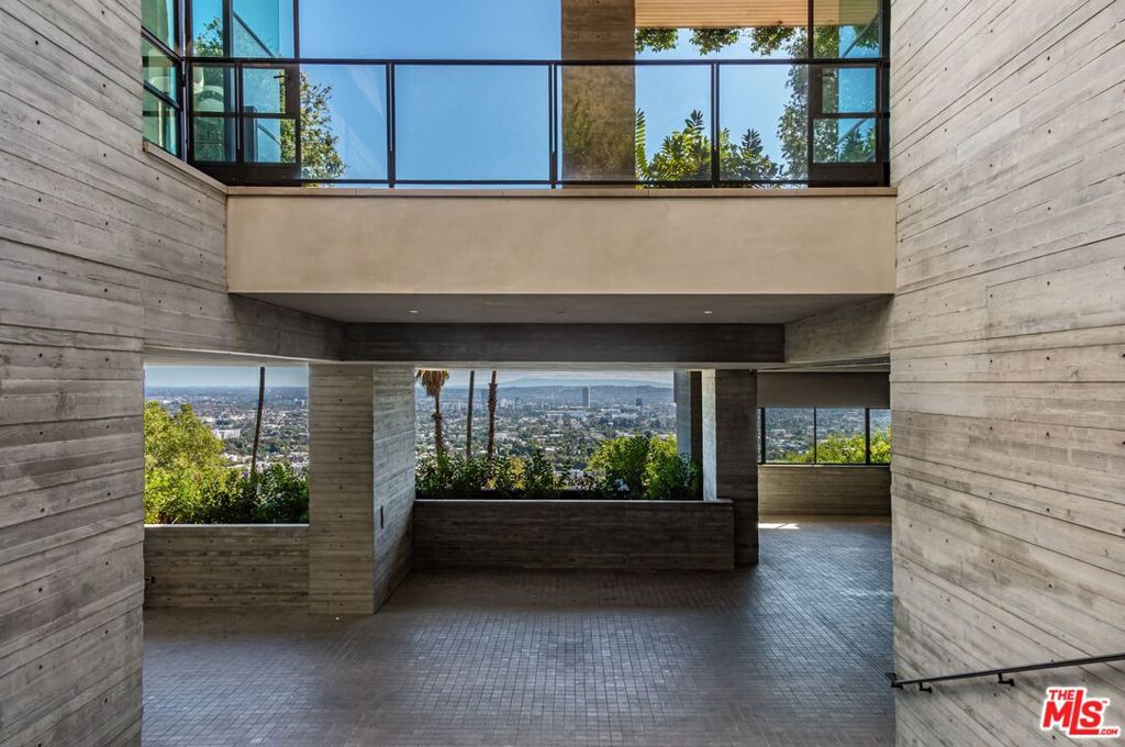 7661 Curson Terrace Property Photo 4