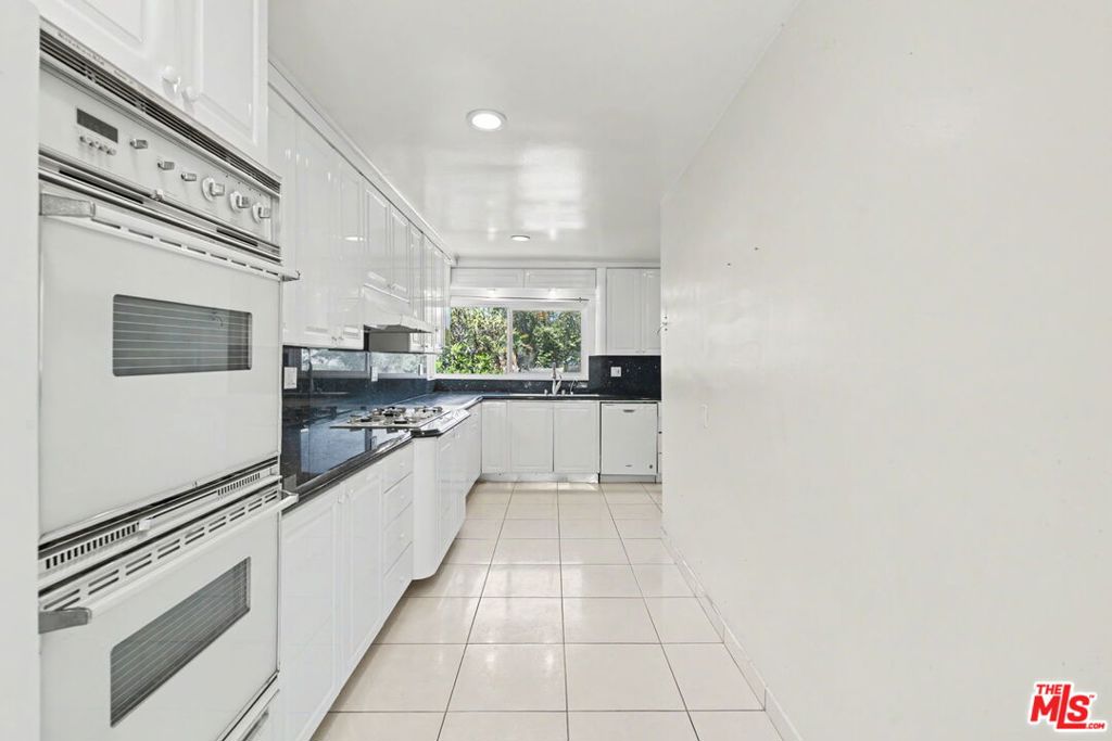 108 N Thurston Avenue Property Photo 33