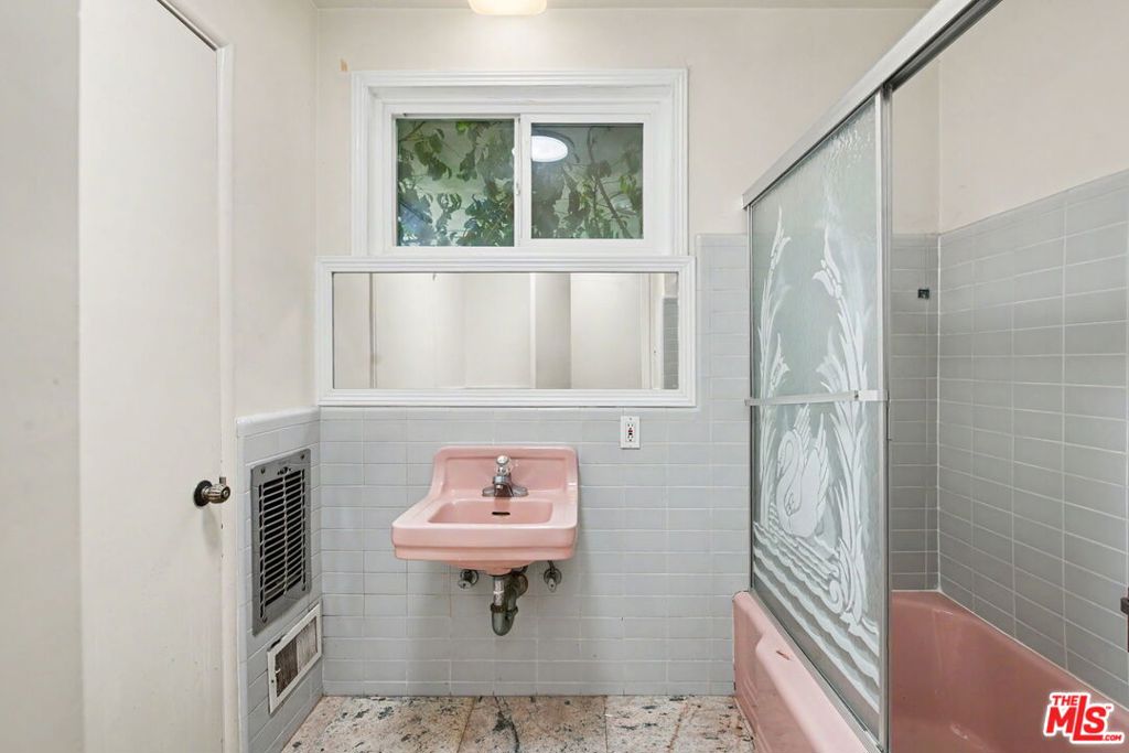 108 N Thurston Avenue Property Photo 40