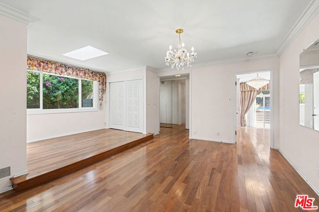 108 N Thurston Avenue Property Photo 43