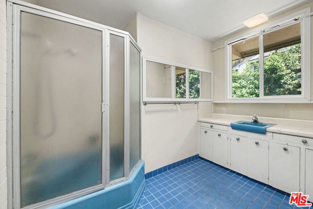108 N Thurston Avenue Property Photo 46
