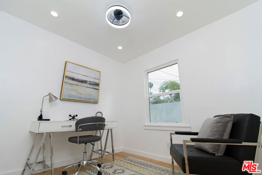 4068 Sutro Avenue Property Photo 7