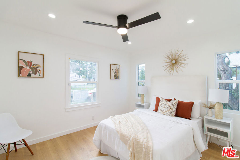 4068 Sutro Avenue Property Photo 11