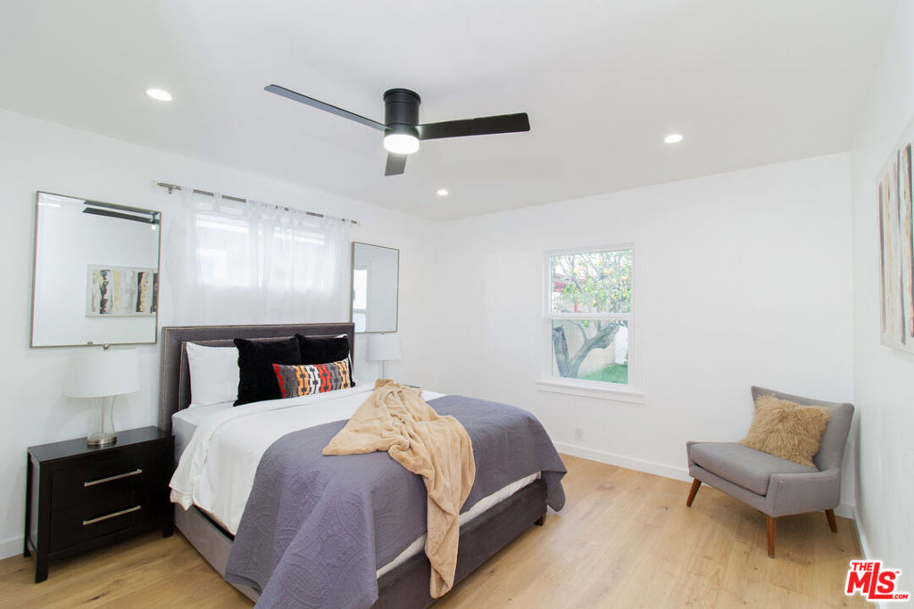 4068 Sutro Avenue Property Photo 13