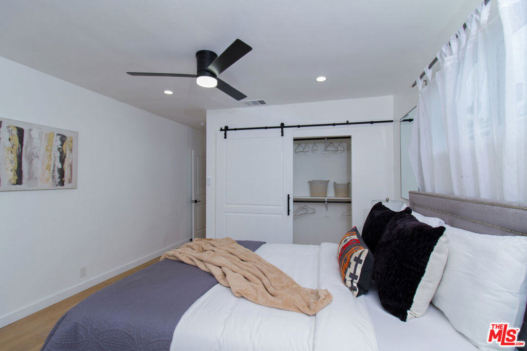 4068 Sutro Avenue Property Photo 14