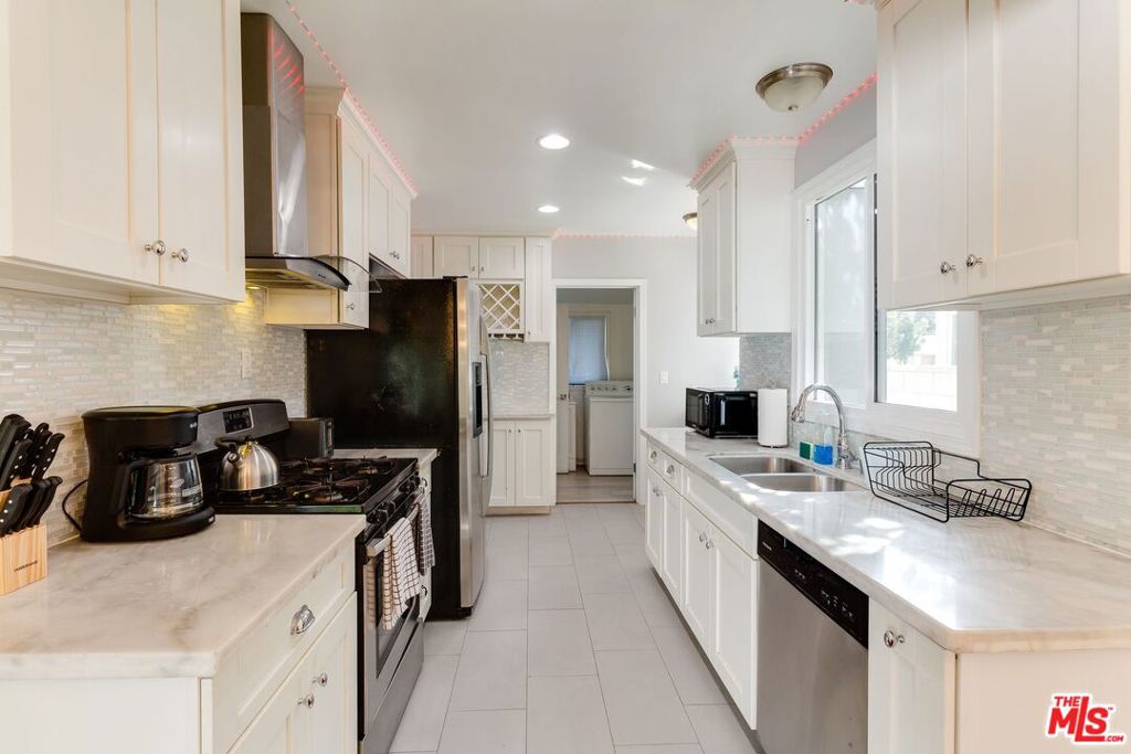 7553 Garden Grove Avenue Property Photo 2