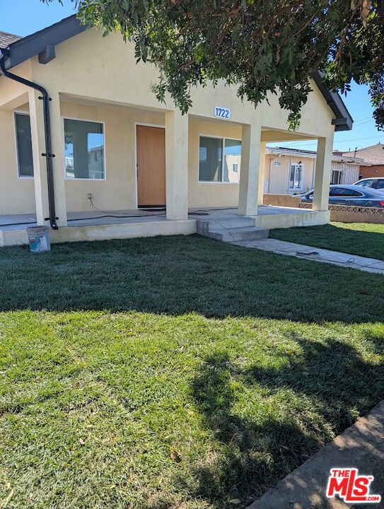 1722 W 120th Street Property Photo 2