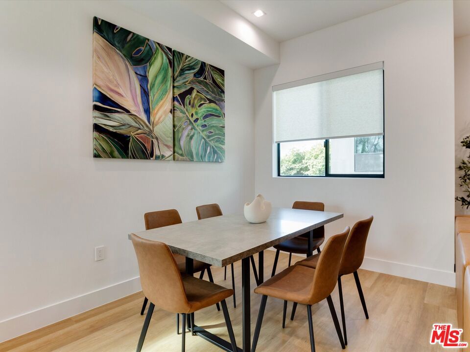 2815 1/2 S Redondo Boulevard Property Photo 10
