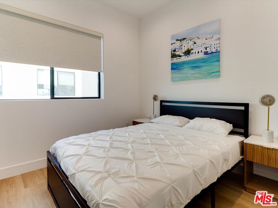2815 1/2 S Redondo Boulevard Property Photo 16