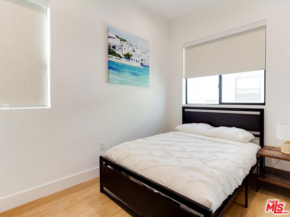 2815 1/2 S Redondo Boulevard Property Photo 18