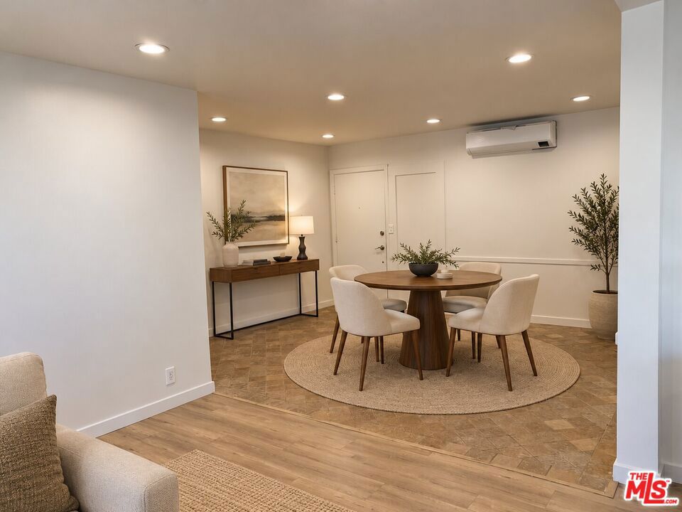 450 S Rexford Drive 4 Property Photo 4