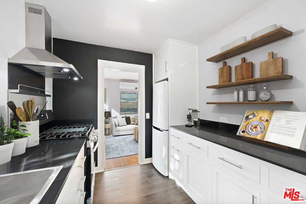 2609 1/4 3rd Street Property Photo 5