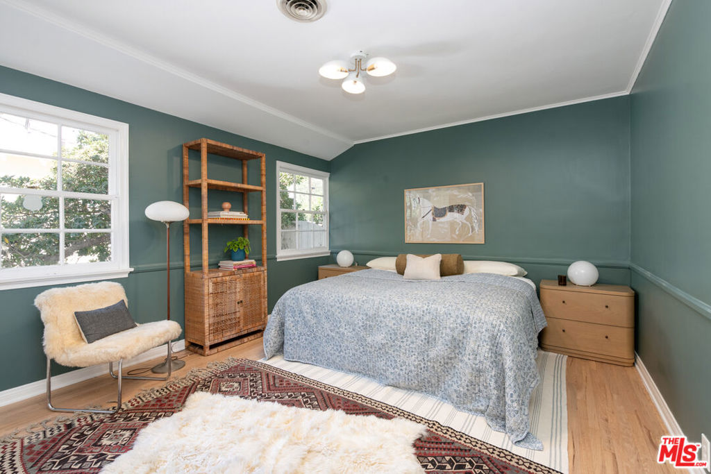 5426 Radford Avenue Property Photo 11