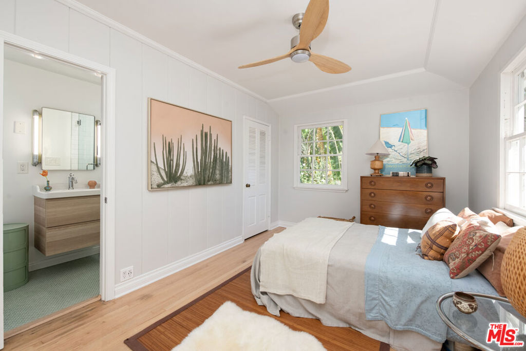5426 Radford Avenue Property Photo 13