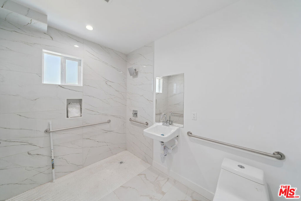 5655 Case Avenue 3 Property Photo 10