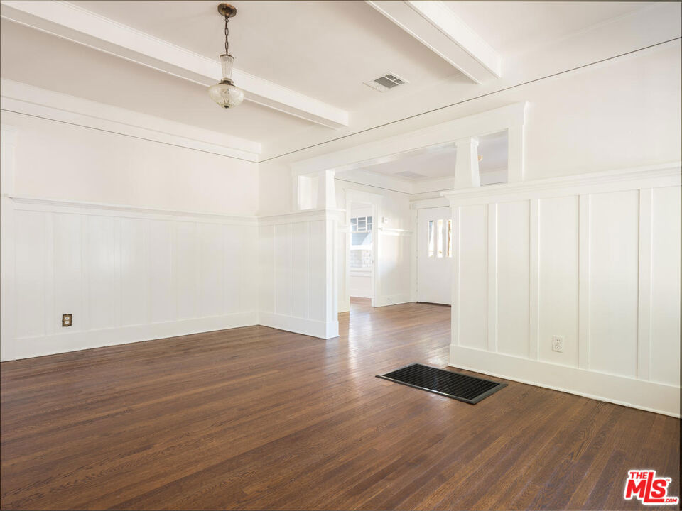412 W Windsor Road Property Photo 10