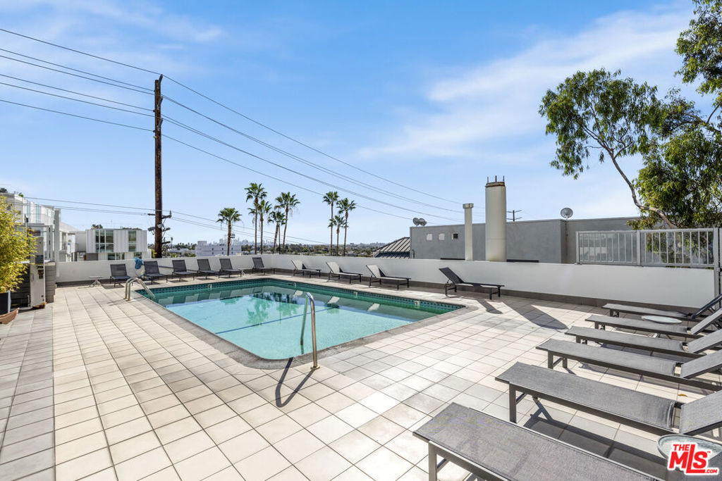 1155 N La Cienega Boulevard 205 Property Photo 18
