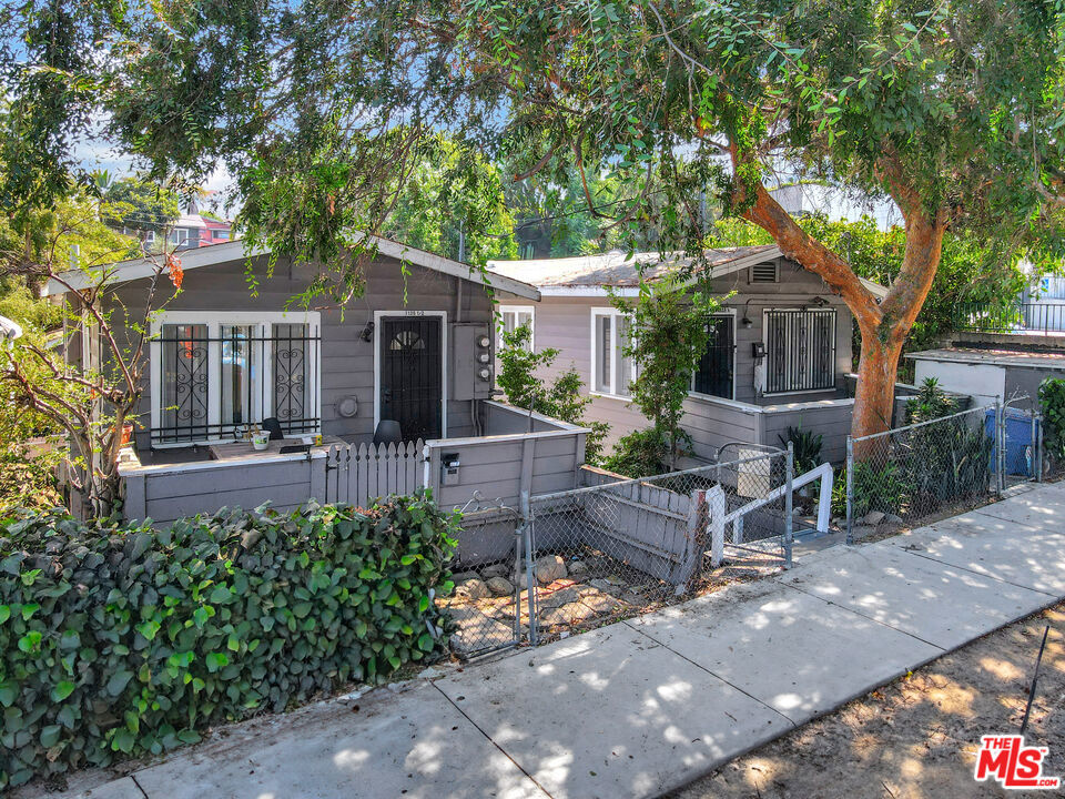 1118 Sanborn Avenue Property Photo 4
