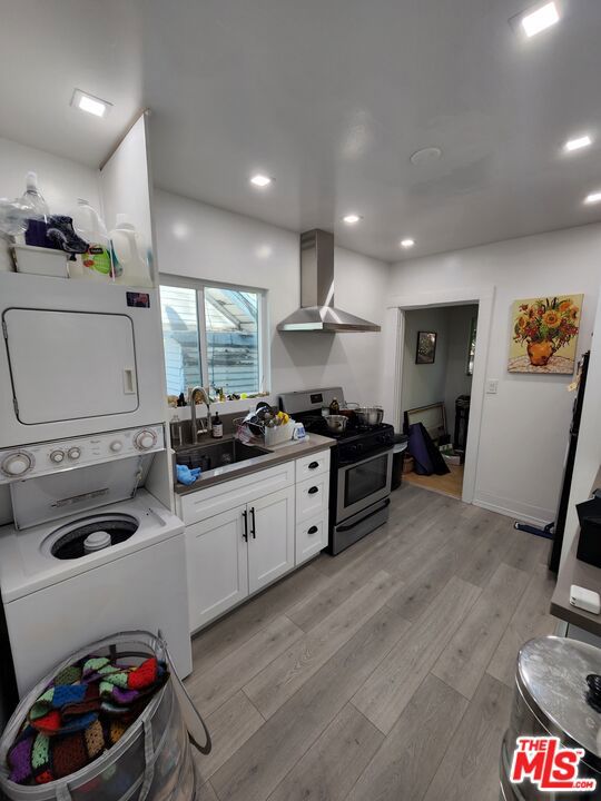 1118 Sanborn Avenue Property Photo 11