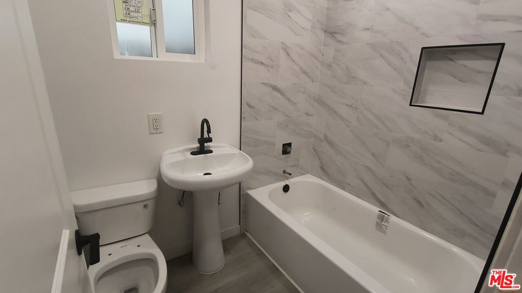 1118 Sanborn Avenue Property Photo 16