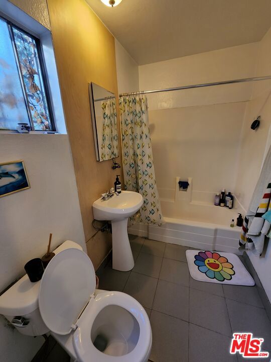 1118 Sanborn Avenue Property Photo 17