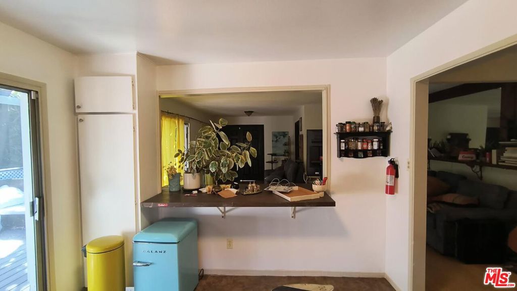 1118 Sanborn Avenue Property Photo 20