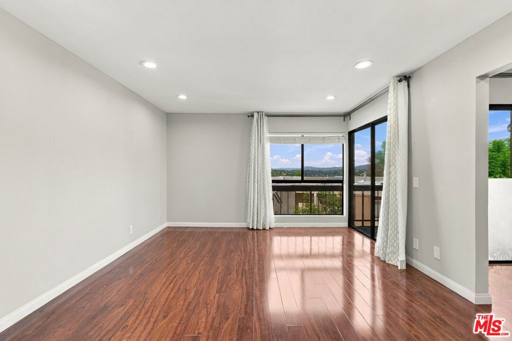 746 Portola Terrace Property Photo 4