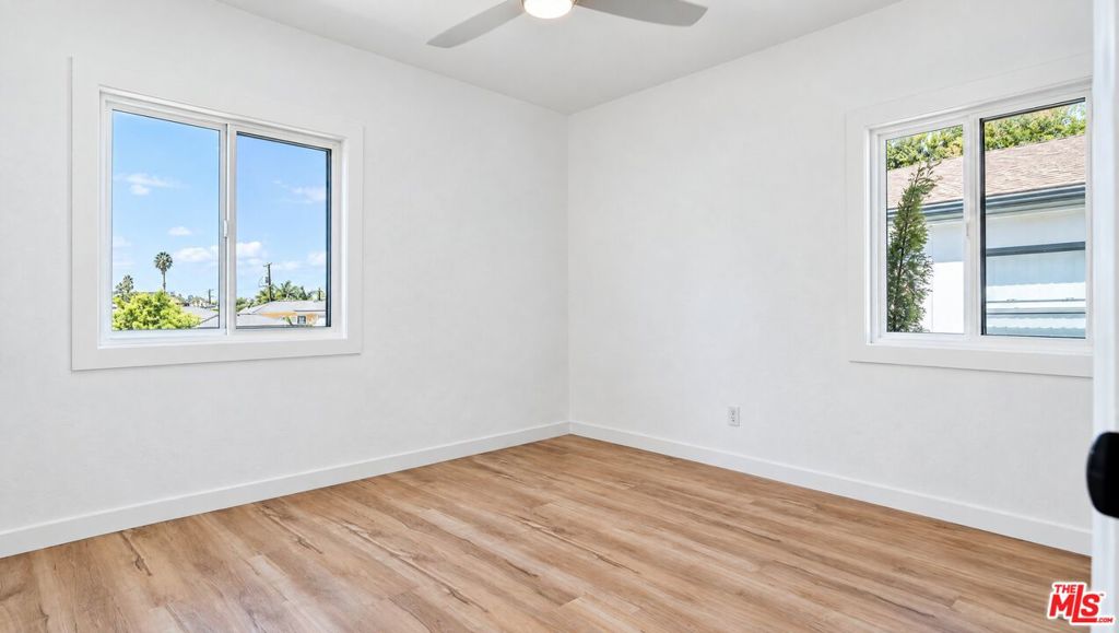 4055 Hamilton Street Front Unit Property Photo 8