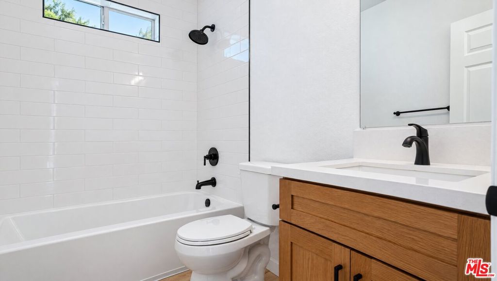 4055 Hamilton Street Front Unit Property Photo 11