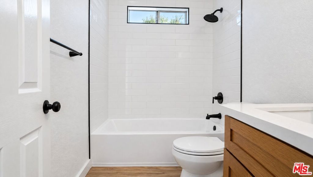 4055 Hamilton Street Front Unit Property Photo 12