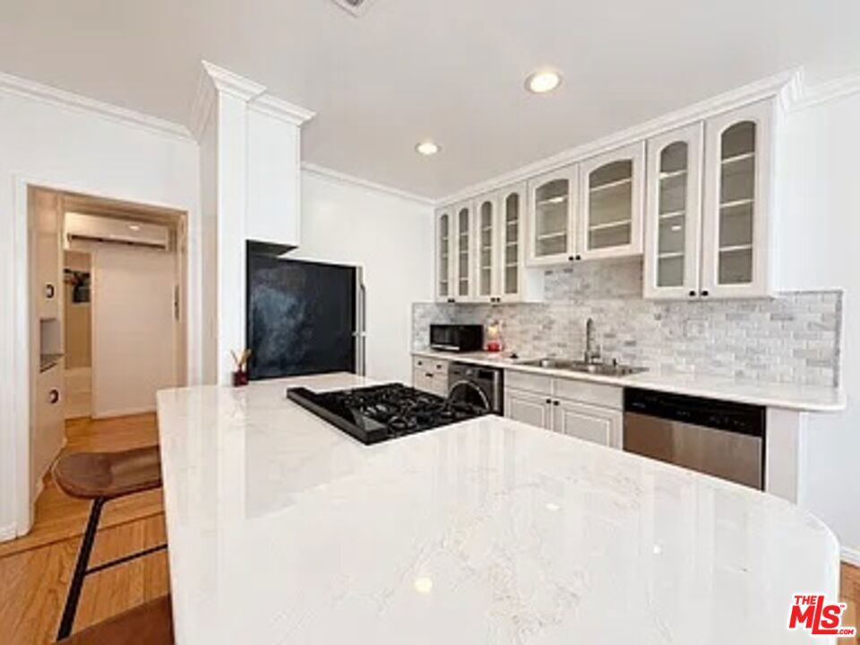 1111 11th Street 9 Property Photo 7