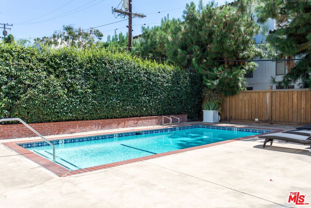 1222 N Olive Drive 101 Property Photo 23