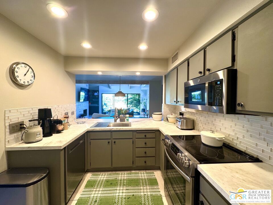 426 Forest Hills Drive Property Photo 1