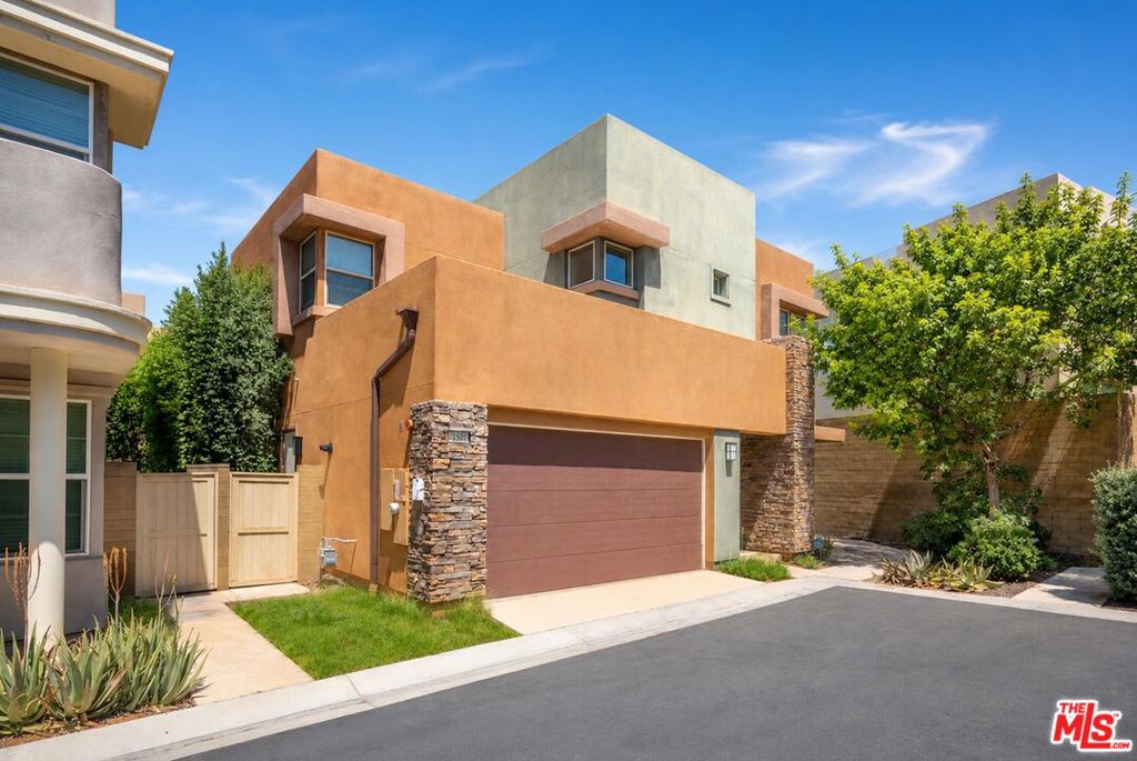 150 Newall Property Photo 2