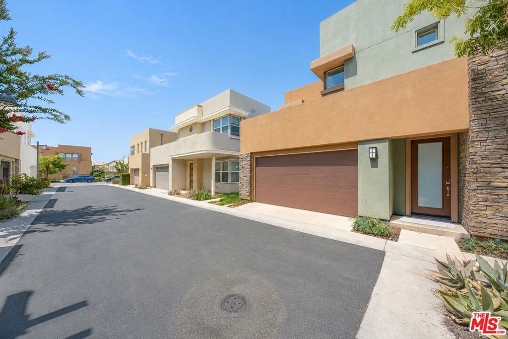 150 Newall Property Photo 3