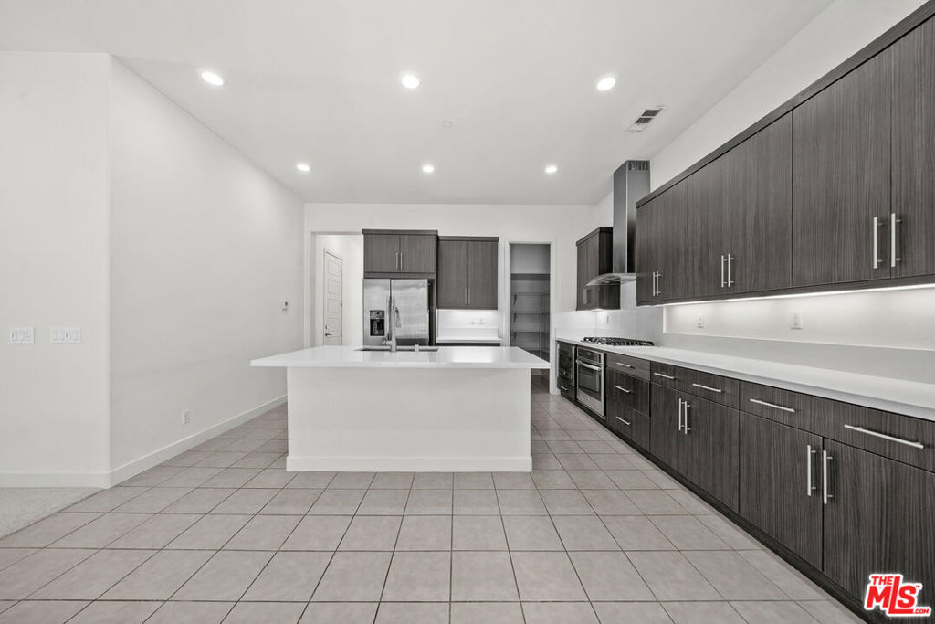 150 Newall Property Photo 9