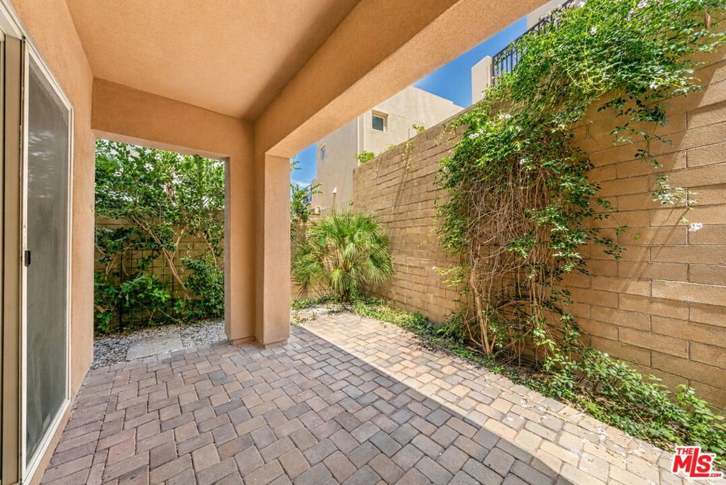 150 Newall Property Photo 12