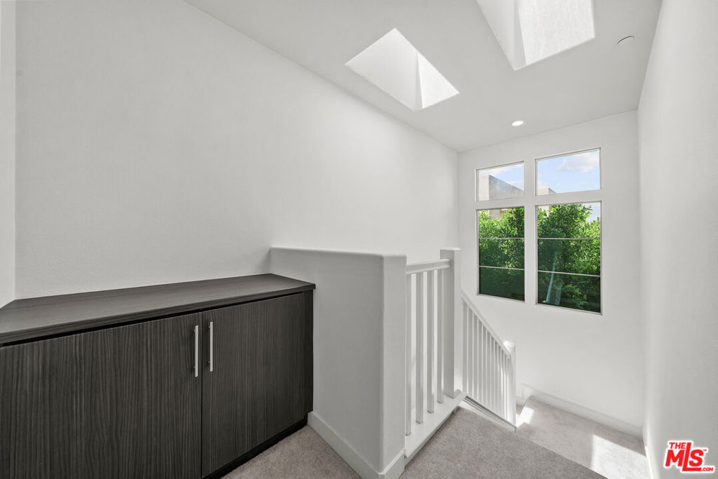 150 Newall Property Photo 15