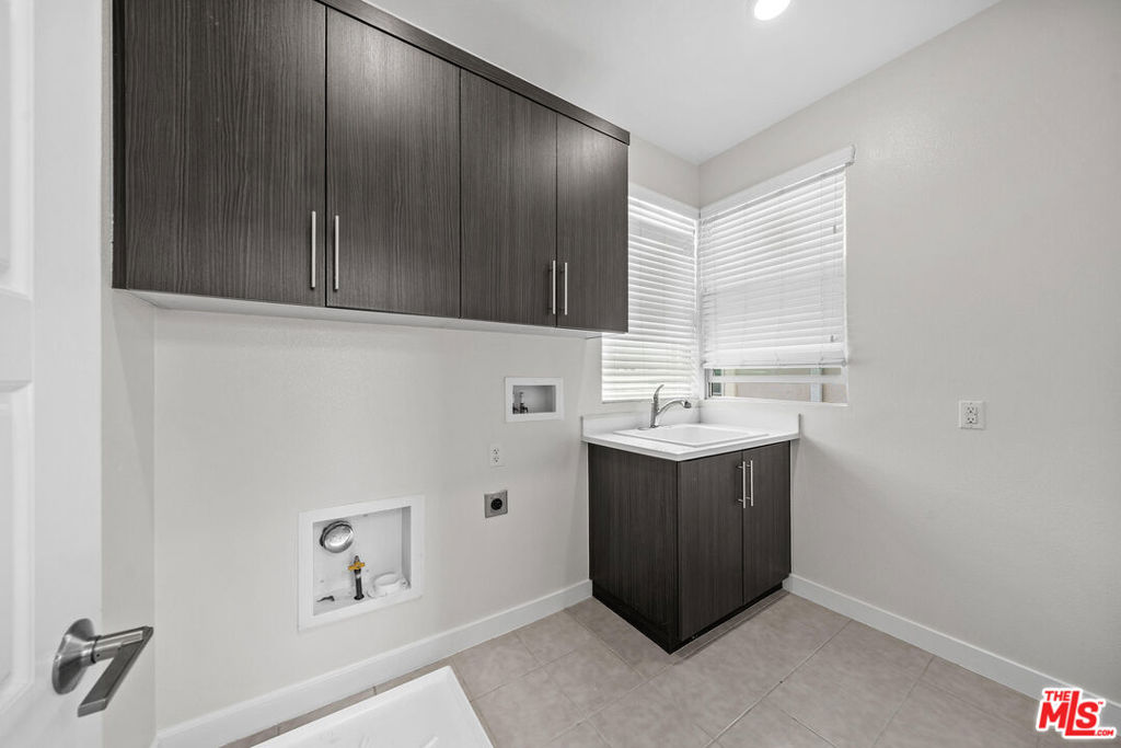 150 Newall Property Photo 16
