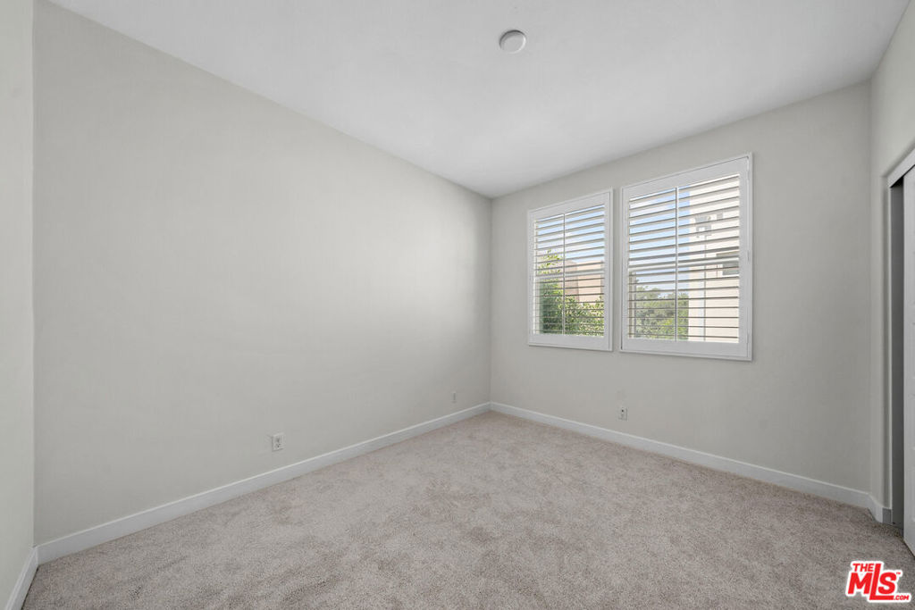 150 Newall Property Photo 19