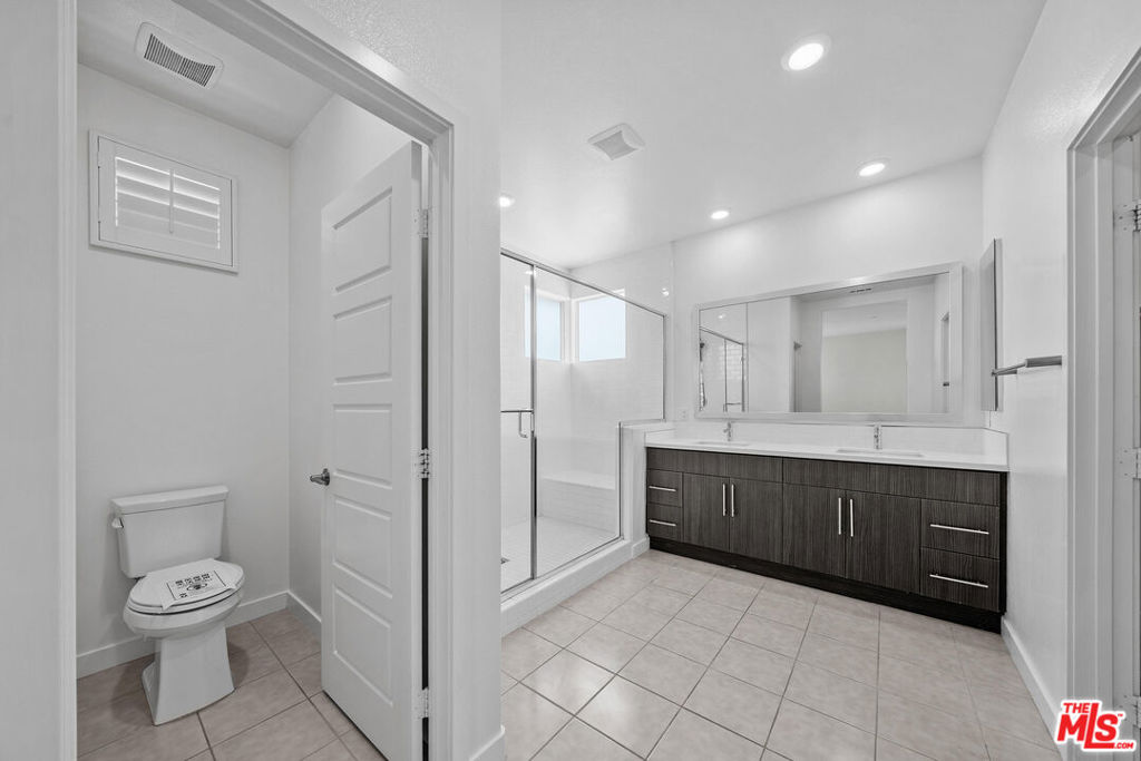 150 Newall Property Photo 20